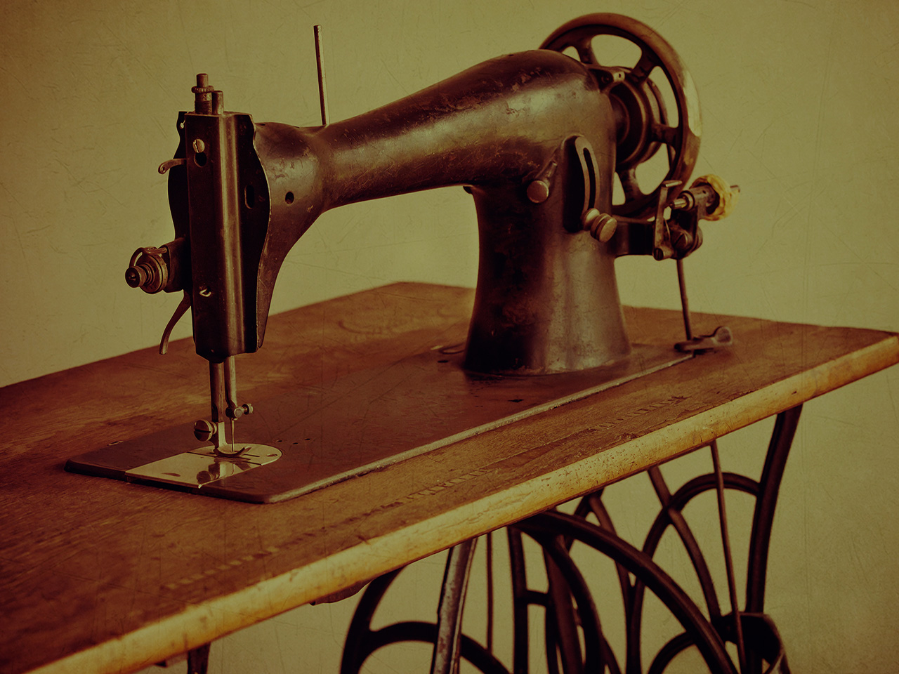 Who Invented The Sewing Machine